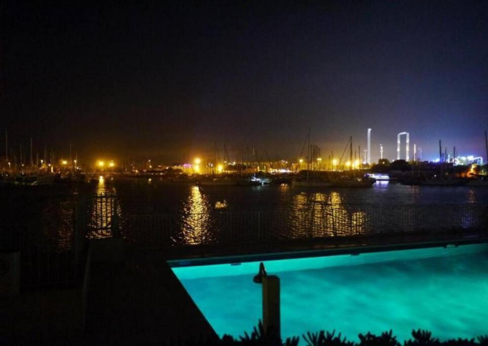 Appartement Avec Balcon, Vue Mer, Piscine, Parking 阿格德 外观 照片